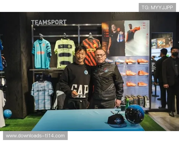 英超博物馆开幕，展出历代冠军奖杯复制品